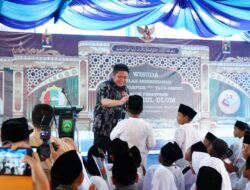 Hafal  Al-Qur’an 30 Juz, Herman Deru Hadiahi Septa Anggira Umroh Gratis