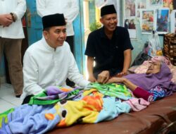 Hari Lebaran Pj Gubernur Sumsel Agus Fatoni Kunjungi Panti Jompo Berikan Bantuan dan Santunan
