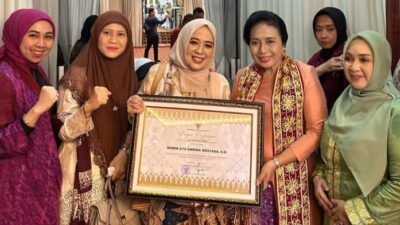 Anggota DPRD OI Terpilih Raden Ayu Amrina Rosyada Raih Penghargaan dari Kementerian PPPA RI